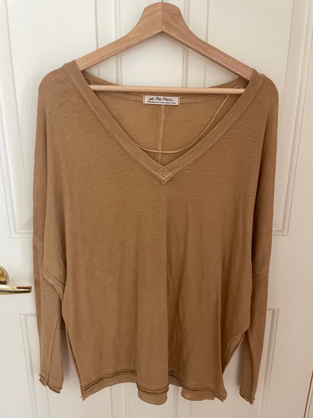Women's Free People On My Mind V-Neck Lightweight Long Sleeve Top - Tan
